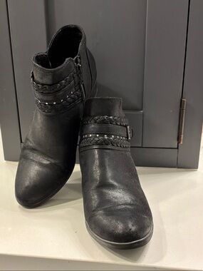 BareTraps Black Braided Booties